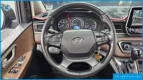 HYUNDAI STAREX 4WD URBAN 9-SEATER