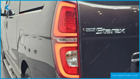 HYUNDAI STAREX 4WD URBAN 9-SEATER