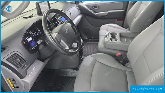 HYUNDAI STAREX VAN 3-SEATER