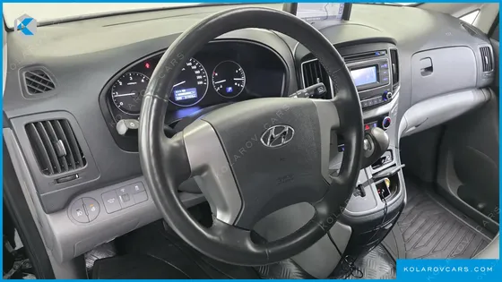 HYUNDAI STAREX VAN 3-SEATER