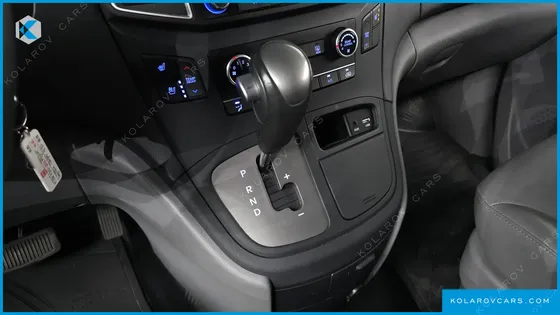 HYUNDAI STAREX WAGON 11-SEATER