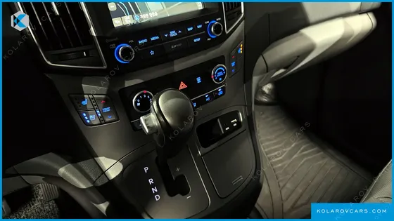 HYUNDAI STAREX WAGON 12-SEATER