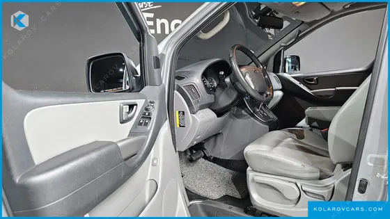 HYUNDAI STAREX WAGON 12-SEATER