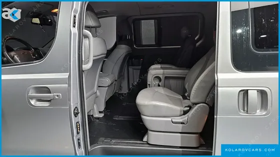 HYUNDAI STAREX WAGON 12-SEATER