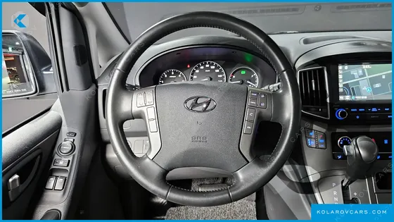HYUNDAI STAREX WAGON 12-SEATER
