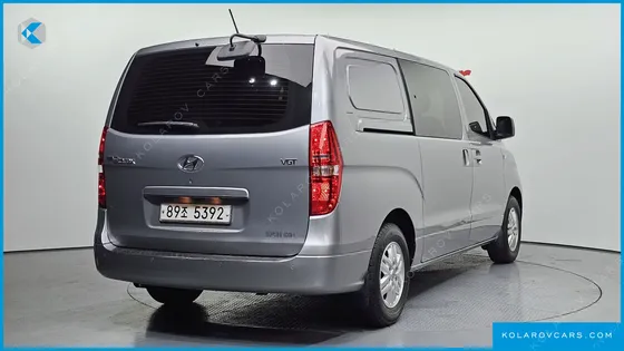 HYUNDAI STAREX VAN 5-SEATER