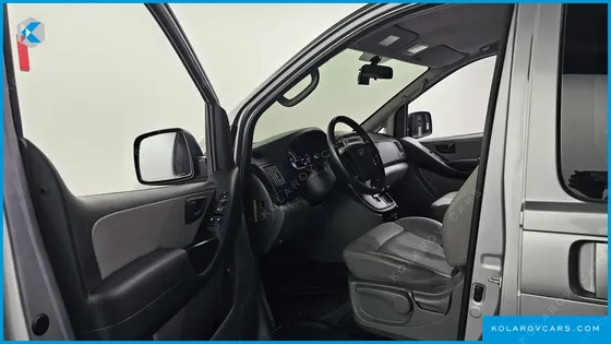 HYUNDAI STAREX VAN 5-SEATER