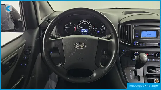 HYUNDAI STAREX VAN 5-SEATER