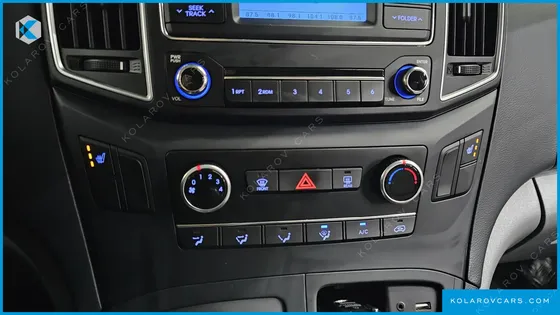 HYUNDAI STAREX VAN 5-SEATER