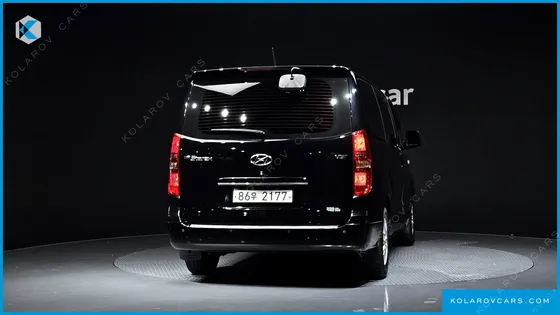 HYUNDAI STAREX VAN 5-SEATER