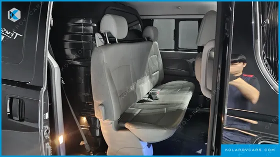 HYUNDAI STAREX VAN 5-SEATER