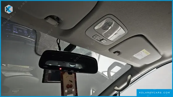 HYUNDAI STAREX VAN 5-SEATER
