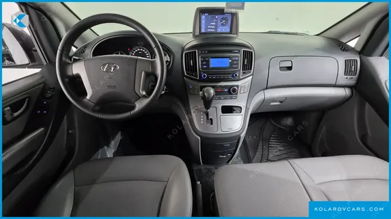 HYUNDAI STAREX VAN 3-SEATER