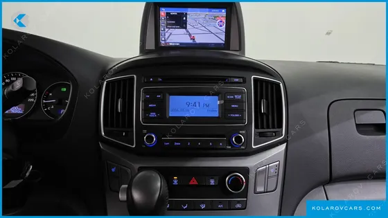HYUNDAI STAREX VAN 3-SEATER