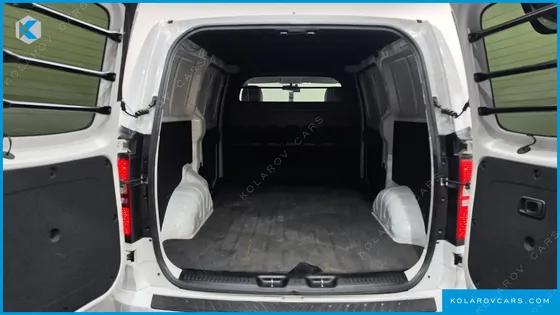 HYUNDAI STAREX VAN 3-SEATER