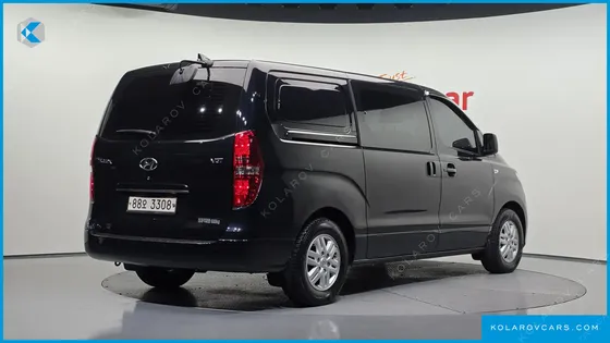 HYUNDAI STAREX VAN 5-SEATER
