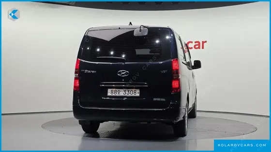 HYUNDAI STAREX VAN 5-SEATER