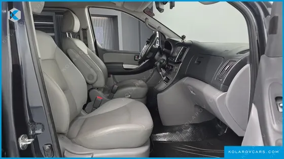HYUNDAI STAREX VAN 5-SEATER