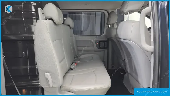 HYUNDAI STAREX VAN 5-SEATER