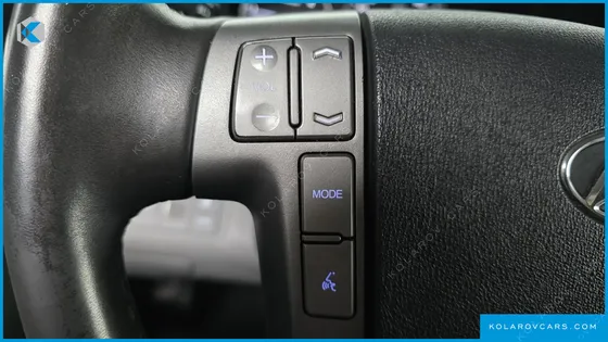 HYUNDAI STAREX VAN 5-SEATER