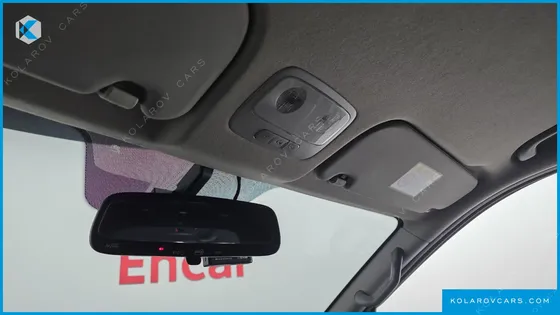 HYUNDAI STAREX VAN 5-SEATER