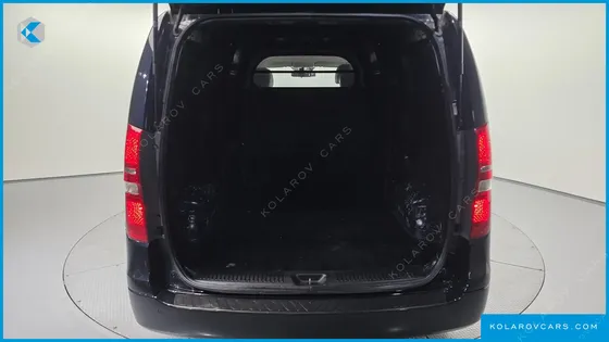 HYUNDAI STAREX VAN 5-SEATER