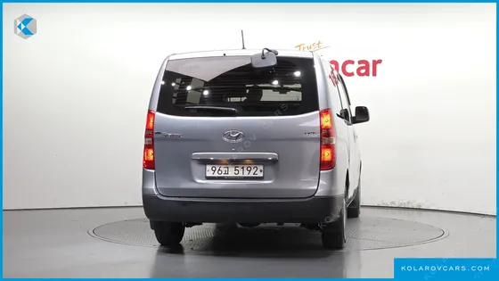 HYUNDAI STAREX VAN 3-SEATER