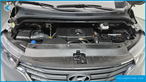 HYUNDAI STAREX VAN 3-SEATER
