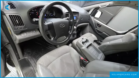 HYUNDAI STAREX VAN 3-SEATER