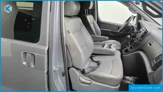 HYUNDAI STAREX VAN 3-SEATER