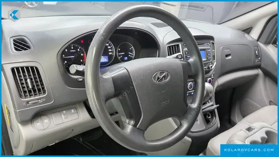 HYUNDAI STAREX VAN 3-SEATER