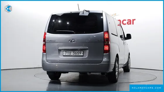 HYUNDAI STAREX WAGON 12-SEATER