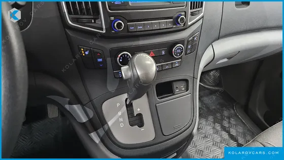HYUNDAI STAREX WAGON 12-SEATER