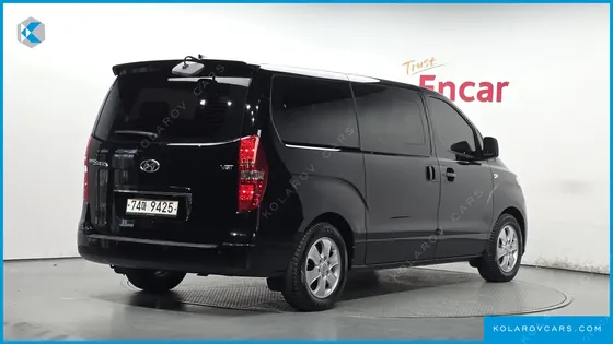 HYUNDAI STAREX WAGON 12-SEATER