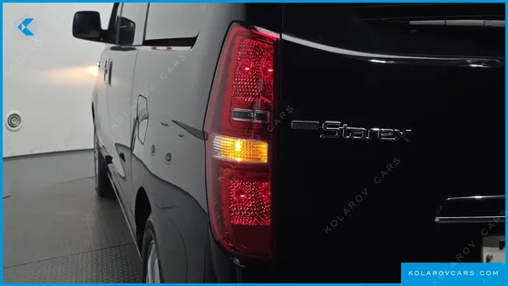 HYUNDAI STAREX WAGON 12-SEATER