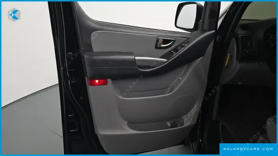 HYUNDAI STAREX WAGON 12-SEATER