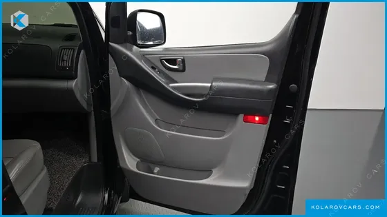 HYUNDAI STAREX WAGON 12-SEATER