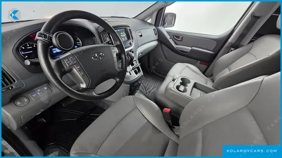 HYUNDAI STAREX VAN 3-SEATER