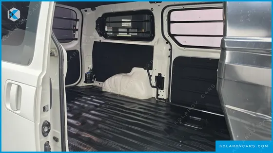 HYUNDAI STAREX VAN 3-SEATER