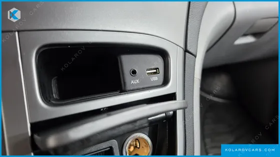 HYUNDAI STAREX VAN 3-SEATER