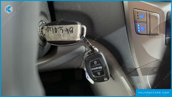 HYUNDAI STAREX VAN 3-SEATER