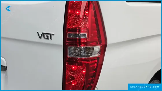 HYUNDAI STAREX VAN 3-SEATER