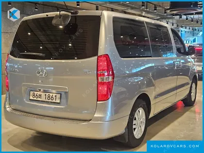 HYUNDAI STAREX VAN 5-SEATER