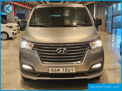HYUNDAI STAREX VAN 5-SEATER