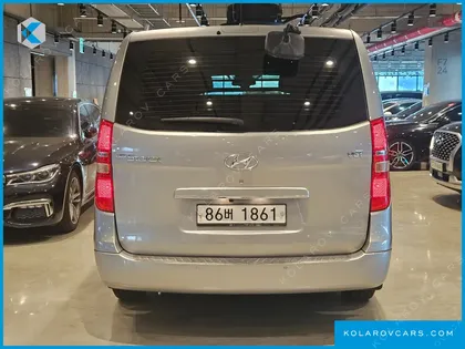 HYUNDAI STAREX VAN 5-SEATER