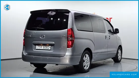 HYUNDAI STAREX WAGON 12-SEATER