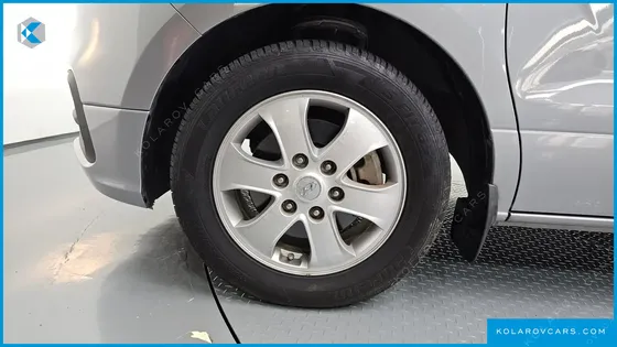 HYUNDAI STAREX WAGON 12-SEATER
