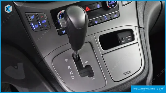HYUNDAI STAREX WAGON 12-SEATER