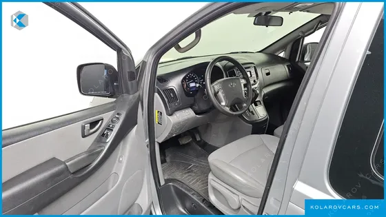 HYUNDAI STAREX WAGON 12-SEATER