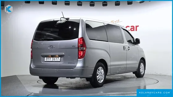 HYUNDAI STAREX VAN 5-SEATER
